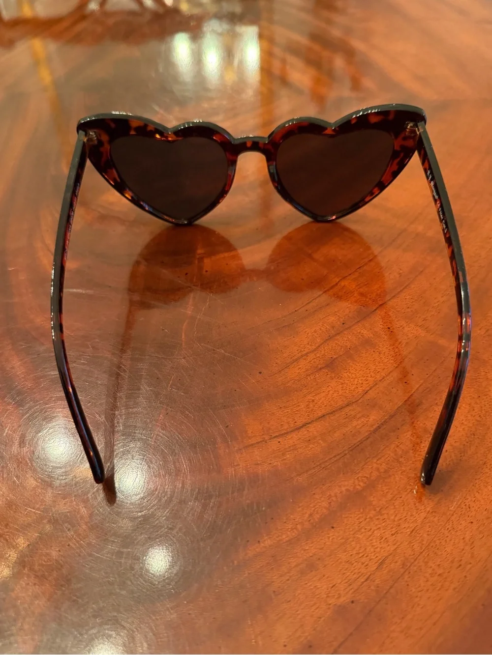 New Tuckernuck JAXY A.J. Morgan Heart Sunglasses Tortoise